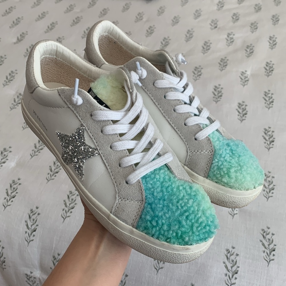 GG Sneaker Lookalikes! ⭐️ blue Sherpa accent sneakers 7.5 silver accents